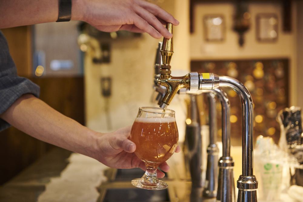 夜活1:ビール文化発祥の地・横浜のクラフトビールが美味い「UMAYA」で乾杯!