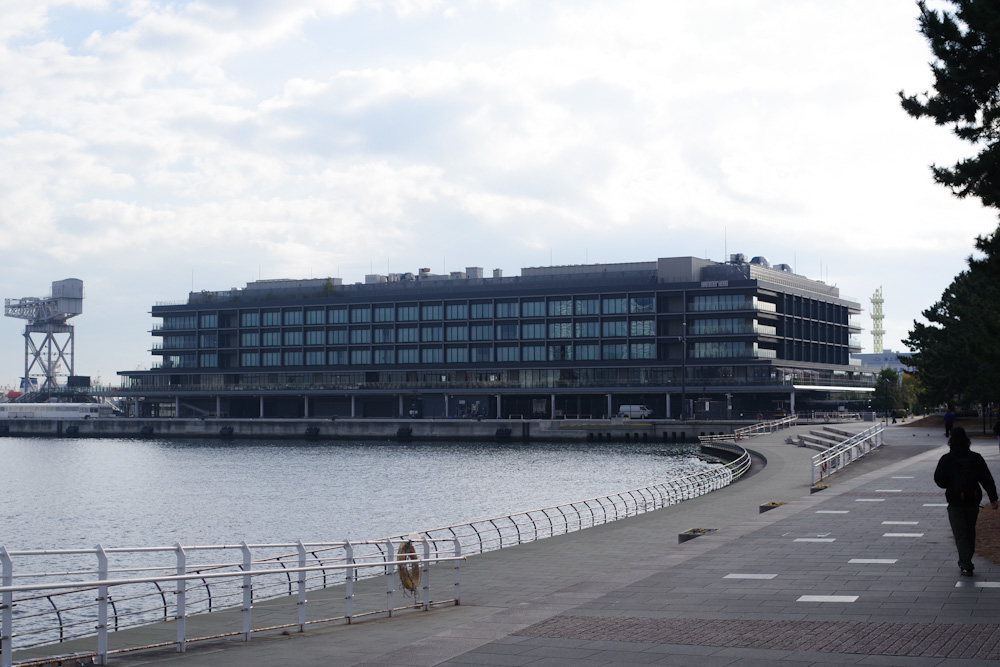  朝活２：海に囲まれた横浜ハンマーヘッドにある「QUAYS pacific grill」でモーニング