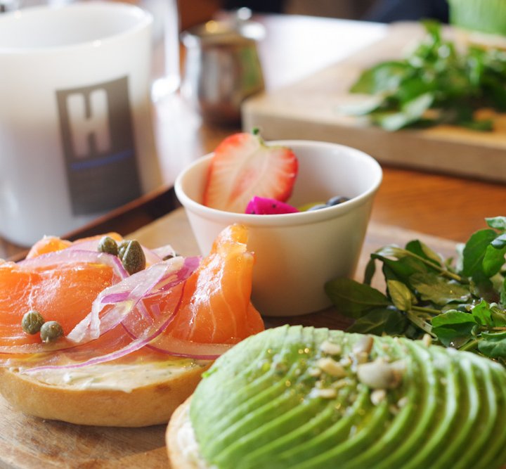 横浜の贅沢な朝活。海風感じるお散歩＆絶品モーニングと老舗ベーカリー巡り