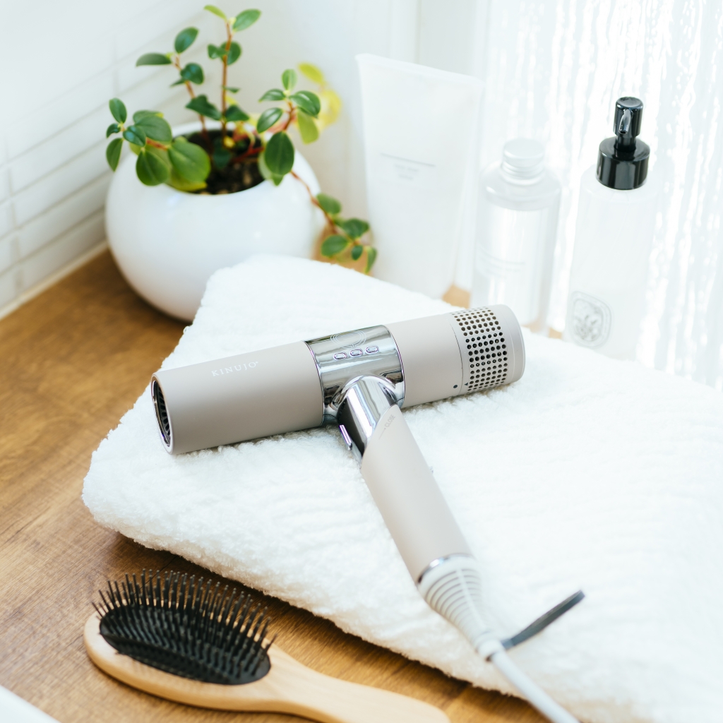 美しい髪を育むドライヤー選びの3つのポイント