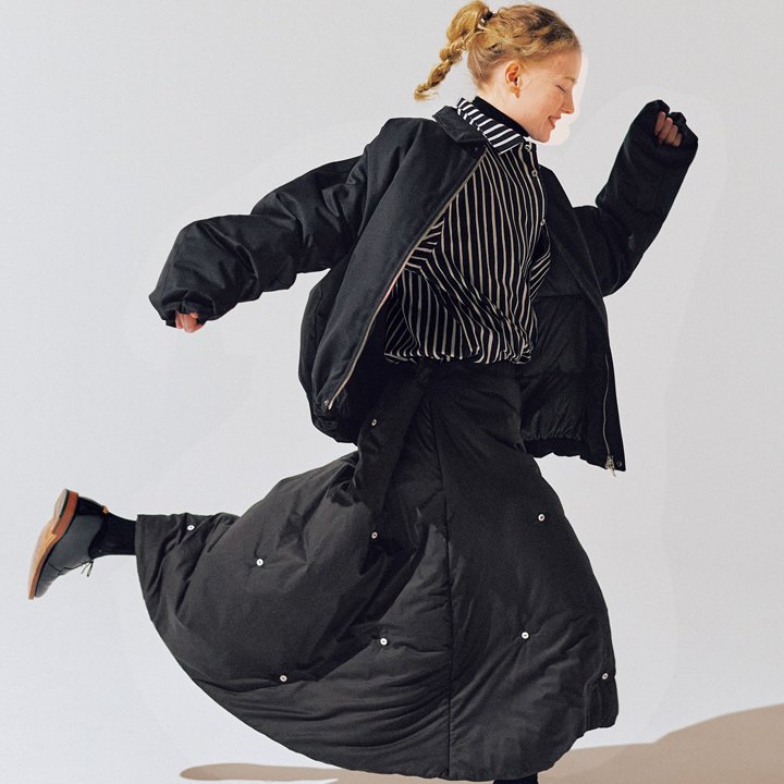 シルエットがポイント！ 春先にぴったりなオールブラックコーデ2選