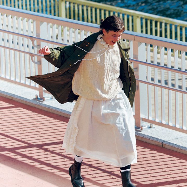 ガーリーなブラウスにはタフなアウターを合わせて【本日のFUDGE GIRL-4月3日】