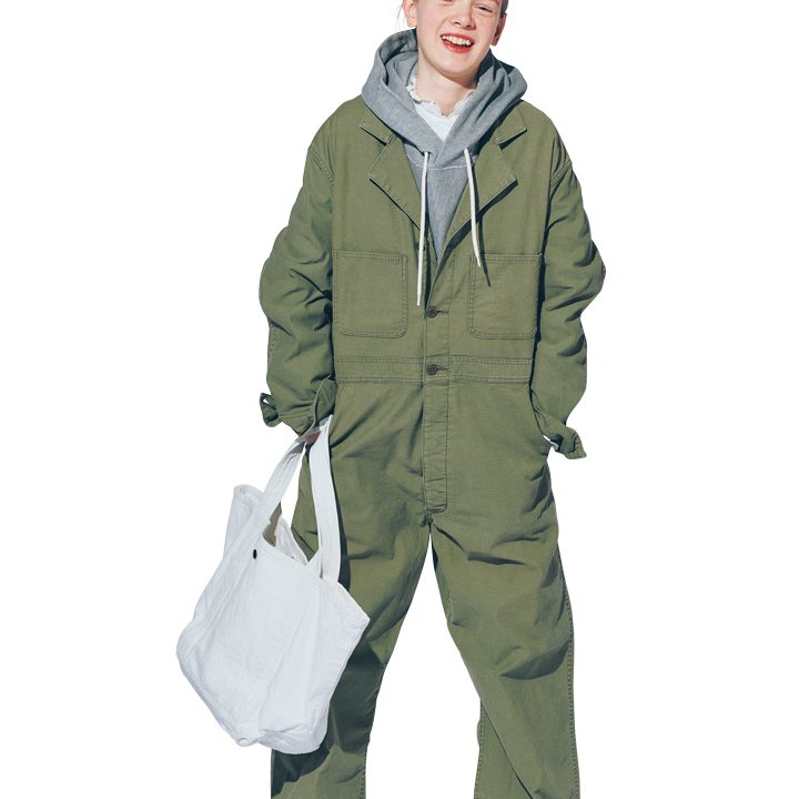 ジャンプスーツのインナーをフーディーして、ボーイッシュに。【本日のFUDGE GIRL-3月23日】