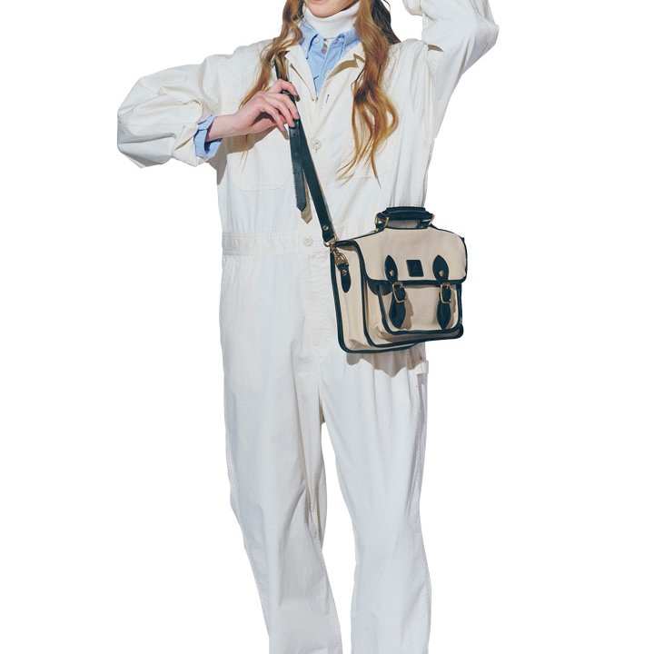 春らしいホワイトのジャンプスーツにレザーシューズがgood！【本日のFUDGE GIRL-3月24日】