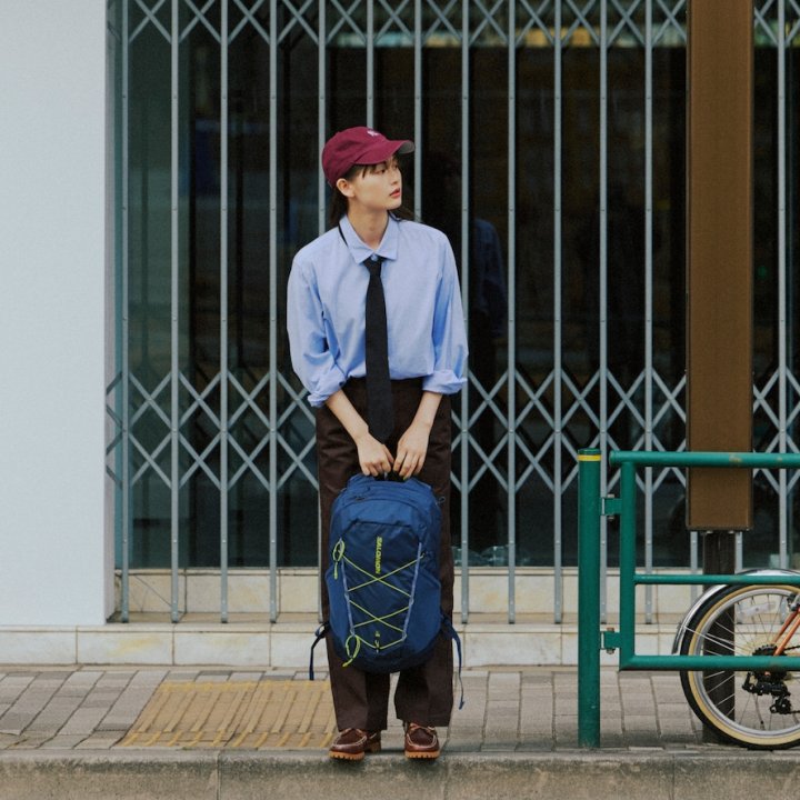 今の気分は《サロモン》のバックパック!アイビーなスタイルに合わせるのが新鮮【FUDGE 4月号連動企画-いま欲しいバックパックとスニーカー | DAY 12】