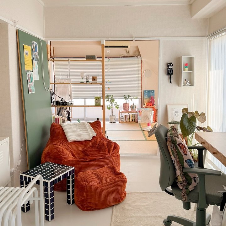 築50年、和室のある1LDKをカラフルポップに住みこなす。一人暮らしのインテリア 【私らしく暮らす。賃貸インテリア】