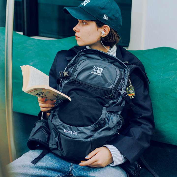バックパックとスニーカーを新調して、ワンランク上の春のおしゃれを楽しもう！