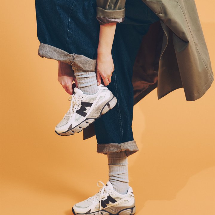 大人のスポーツMIXが素敵にまとまる鍵は《カルフ》のスニーカー