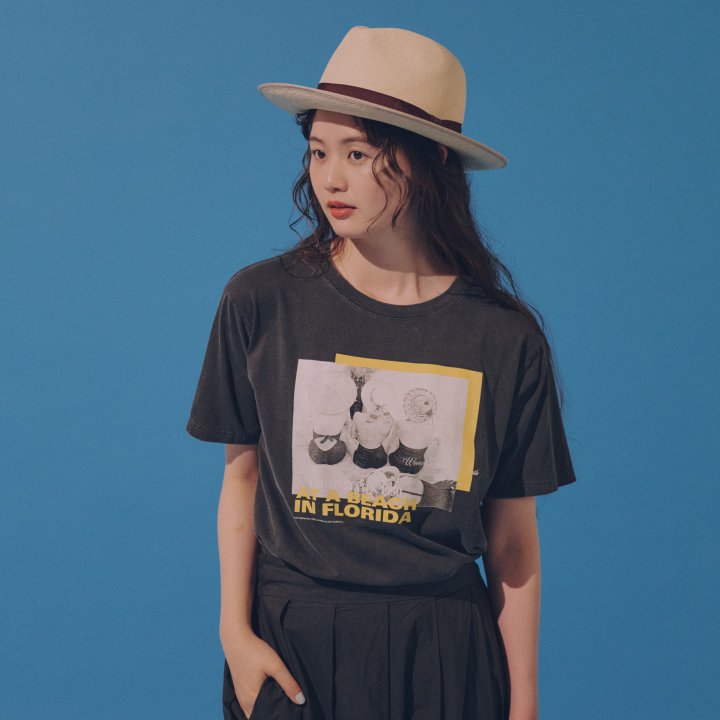 レディにTシャツを着たいなら、モノクロでシックにするのが正解【FUDGE 6月号連動企画-Tシャツ&ポロシャツ大賞 | DAY 11】