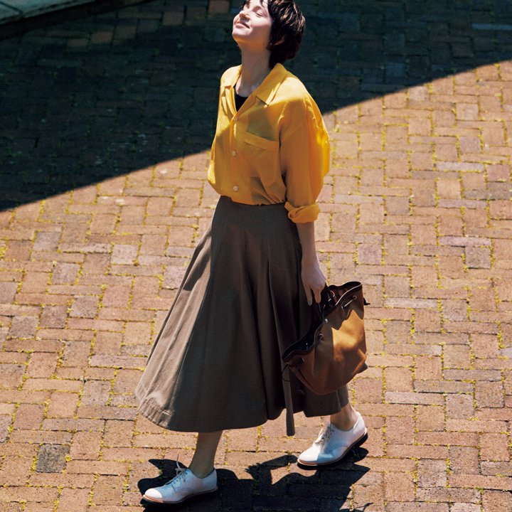 夏の強い日差しには、強い色を。ヒマワリ色のシースルーブラウスが映える【本日のFUDGE GIRL-7月3日】