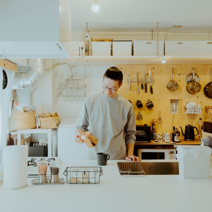 センスがいい人の「キッチン収納」8選。生活感を味方に、心地よく整える　【暮らしを灯すアイデア集】