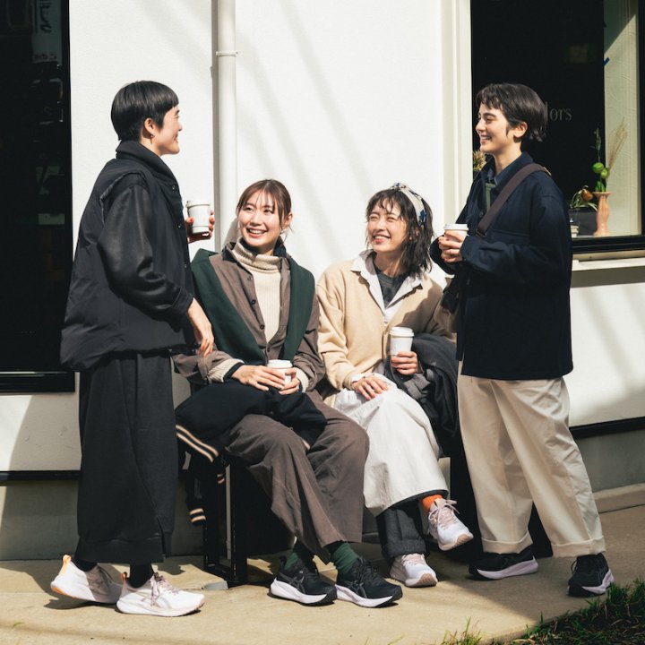 《アシックス》のランニングシューズ「GEL-PULSE 16(ゲルパルス 16)」でランもデイリーも!8つのお手本コーディネートをチェック